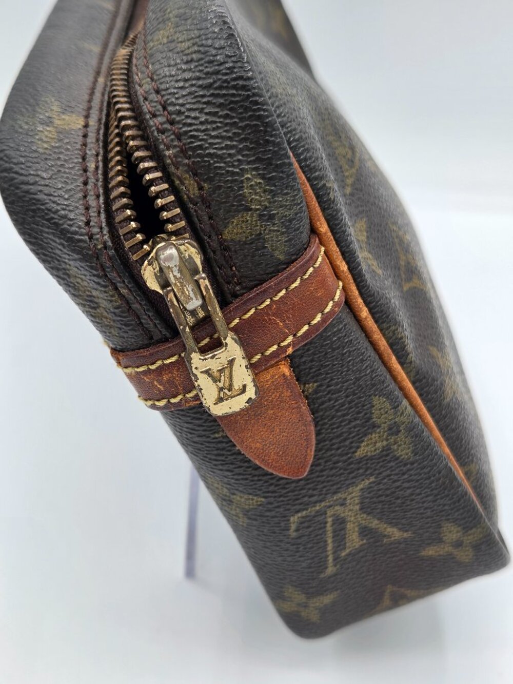Louis Vuitton Monogram Trousse Toilette 23 Cosmetic Pouch | Vintage 1987 France - Picture 4 of 13